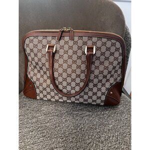 Gucci GG Supreme Canvas & Leather Handbag With Dual Handles & Zipper Closure